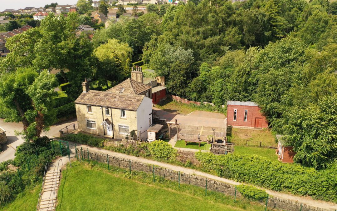 4 Bedroom House with Building Plot For Sale – Rock Cottage, High Spring Gardens Lane, Keighley, BD20 6LN