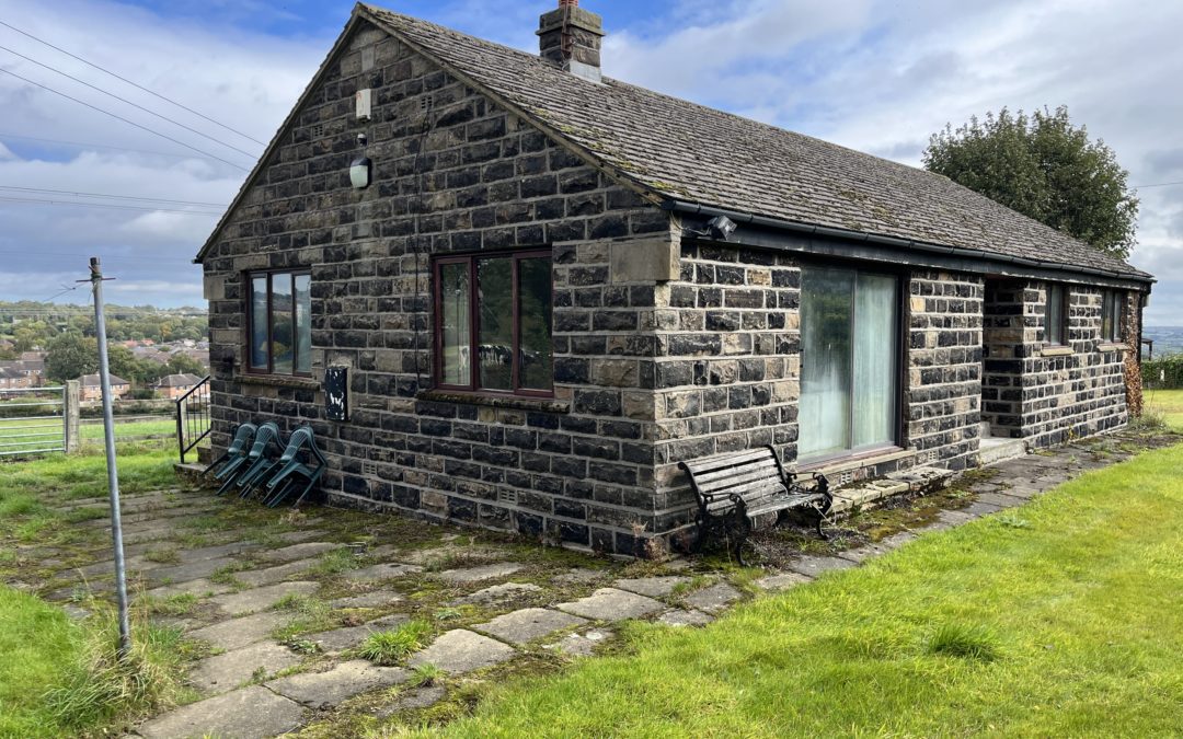 3 Bedroom Bungalow For Sale – Hannah Croft Cottage, Royds Hall Lane, Bradford, BD12 0EJ