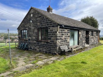 3 Bedroom Bungalow For Sale – Hannah Croft Cottage, Royds Hall Lane, Bradford, BD12 0EJ
